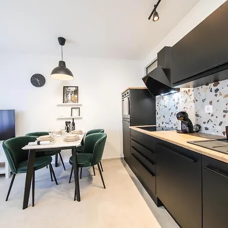 Elena Apartment *