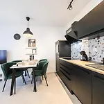 Elena Apartment *