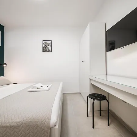 Elena Apartment *