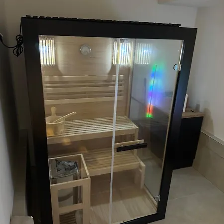 Elena Apartman